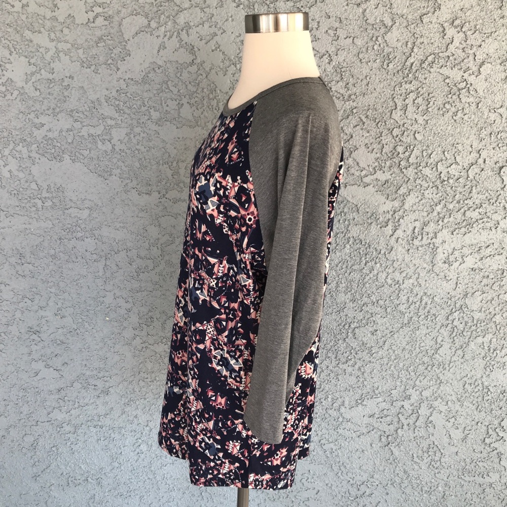 LuLaRoe Long Sleeve Shirt Top Gray Black geometric - Picture 2 of 7